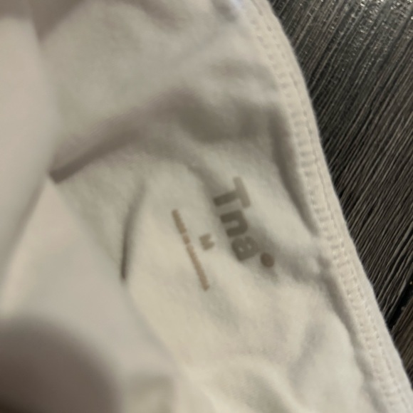 tna white scrunch sports bra - Picture 3 of 3